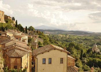 Τοσκάνη: Η πόλη που πληρώνει το ενοίκιο και βοηθά στην αγορά σπιτιού