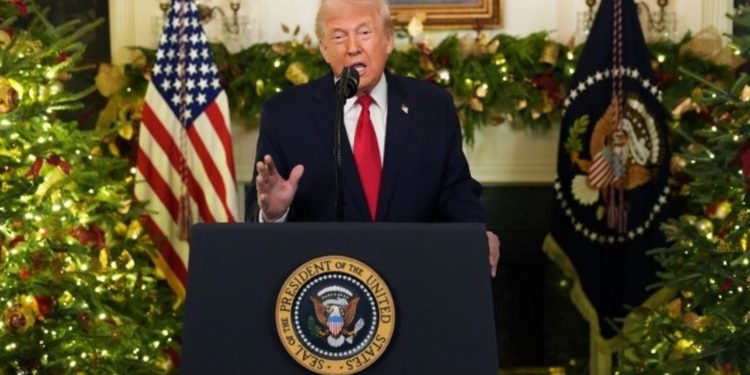 Τραμπ: «Να κινηθεί γρήγορα το Κίεβο στις διαπραγματεύσεις για τον τερματισμό της σύγκρουσης»