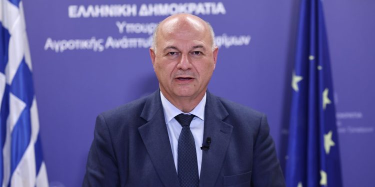 Τσιάρας: Βγήκε, δεν είπε απολύτως τίποτα και έφυγε (βίντεο)