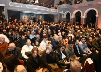 Δεν ψήφισε στον Προϋπολογισμό για να πάει στον Τσίπρα – Με «αγώνα δρόμου» πρόλαβε ο δεύτερος