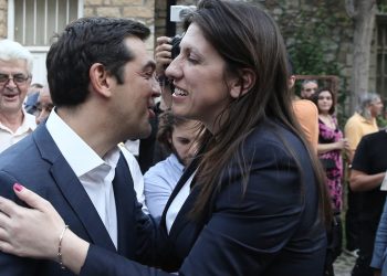 Άβολη συνάντηση μετά το Παλλάς – Τσίπρας και Ζωή τα ήπιαν στο ίδιο μπαρ (βίντεο)