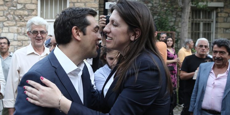 Άβολη συνάντηση μετά το Παλλάς – Τσίπρας και Ζωή τα ήπιαν στο ίδιο μπαρ (βίντεο)