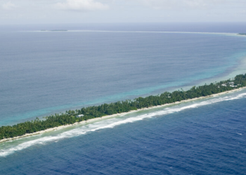 Το Τουβαλού βυθίζεται: Οι κάτοικοι εγκαταλείπουν μαζικά τη χώρα λόγω κλιματικής κρίσης