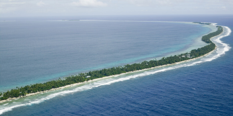 Το Τουβαλού βυθίζεται: Οι κάτοικοι εγκαταλείπουν μαζικά τη χώρα λόγω κλιματικής κρίσης
