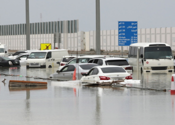 Πρωτοφανείς πλημμύρες πλήττουν τα Εμιράτα – Ιστορικά ύψη βροχής