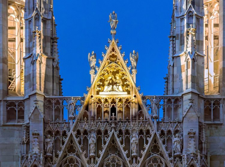 Βιέννη: Παλαιστινιακές σημαίες στα καμπαναριά του καθεδρικού ναού (βίντεο)