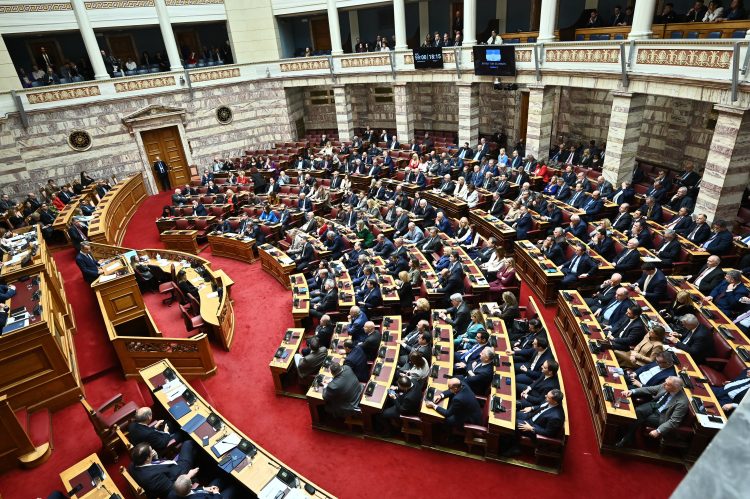 Ψηφίστηκε ο προϋπολογισμός των μπλόκων και των τρακτέρ