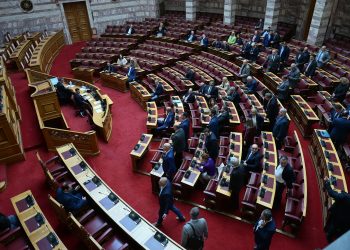 Με ονομαστική ψηφοφορία η κυβέρνηση στέλνει τον ΟΠΕΚΕΠΕ στην ΑΑΔΕ