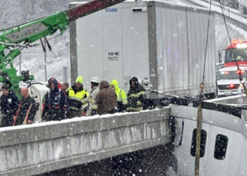 ΗΠΑ: Απίστευτη διάσωση οδηγού – Κρεμόταν επί 5 ώρες από γέφυρα!