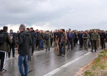 Κυβερνητική καταστολή στα μπλόκα: Για «εγκληματική οργάνωση» οι αγρότες της Κρήτης (βίντεο)