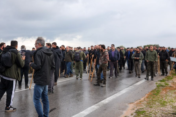 Κυβερνητική καταστολή στα μπλόκα: Για «εγκληματική οργάνωση» οι αγρότες της Κρήτης (βίντεο)