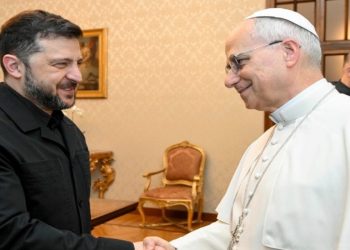 O Βολοντίμιρ Ζελένσκι συναντήθηκε με τον πάπα Λέοντα