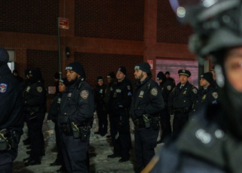 Η ICE συνέλαβε δημοσιογράφο, επειδή κάλυπτε διαδήλωση εναντίον της