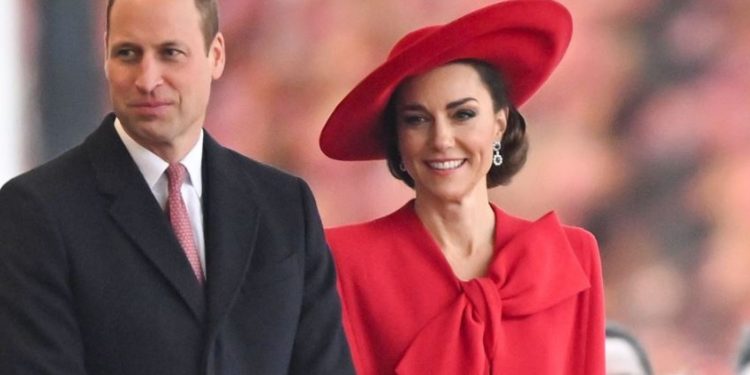 Κέιτ Μίντλετον: Η συμβολική σημασία των φιόγκων στις εμφανίσεις της