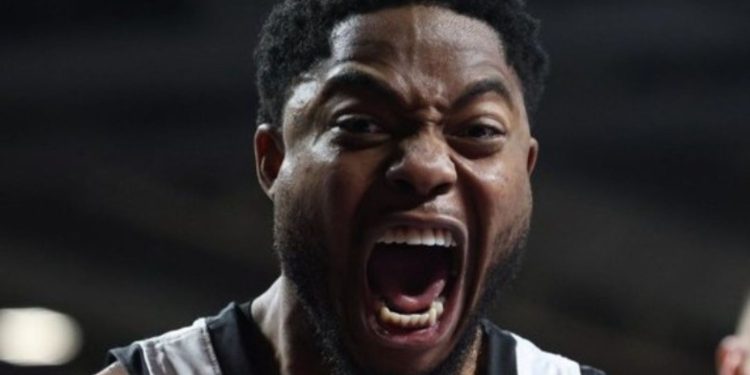 Μία ανάσα από τον Ολυμπιακό ο Ταϊρίκ Τζόοουνς