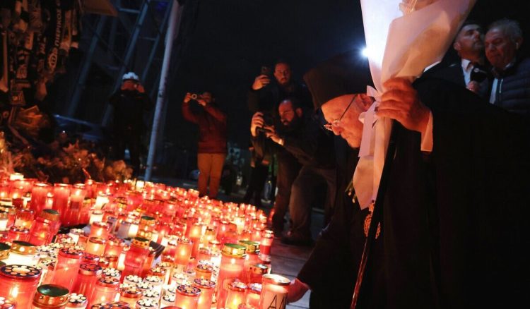 Στην Τούμπα ο Βαρθολομαίος: Οδύνη για τους 7 φιλάθλους του ΠΑΟΚ και τις 5 εργαζόμενες της Βιολάντα