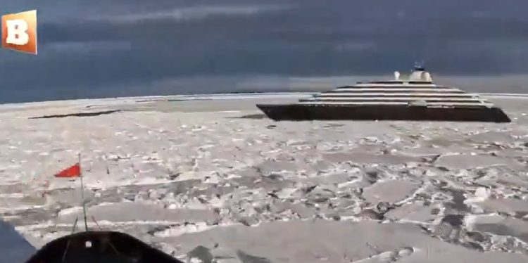 Κρουαζιερόπλοιο εγκλωβίστηκε στους πάγους της Ανταρκτικής – Σοκαριστικό βίντεο