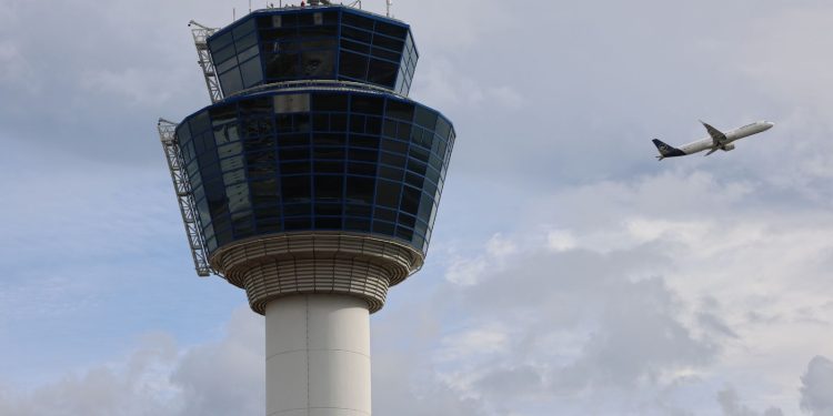 Μετά το φιάσκο με το FIR Αθηνών το ΥΜΕ ανακοίνωσε μέτρα για την αναβάθμιση της αεροναυτιλίας