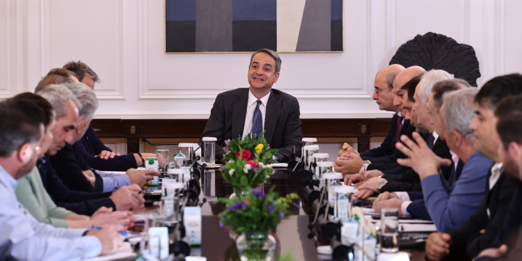 Τι συζητήθηκε στη συνάντηση Μητσοτάκη με τη μειοψηφία των αγροτών – Τι θα ανακοινώσει ο πρωθυπουργός (βίντεο)