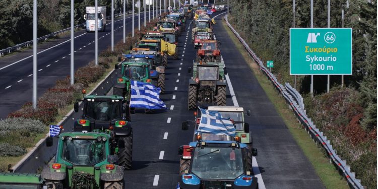 Αποκλεισμός για 48 ώρες στα τελωνεία Προμαχώνα, Εξοχής, Ευζώνων και Νίκης