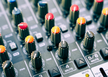 Σουηδία: Εκτός charts τραγούδι που δημιουργήθηκε με AI