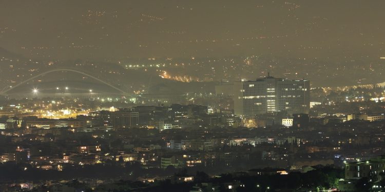 Ο αέρας που πνίγει τις ελληνικές πόλεις και η κλιματική κρίση