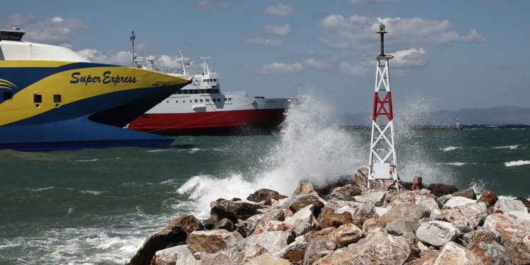 Χωρίς ακτοπλοϊκή σύνδεση η Σαμοθράκη λόγω των θυελλωδών ανέμων