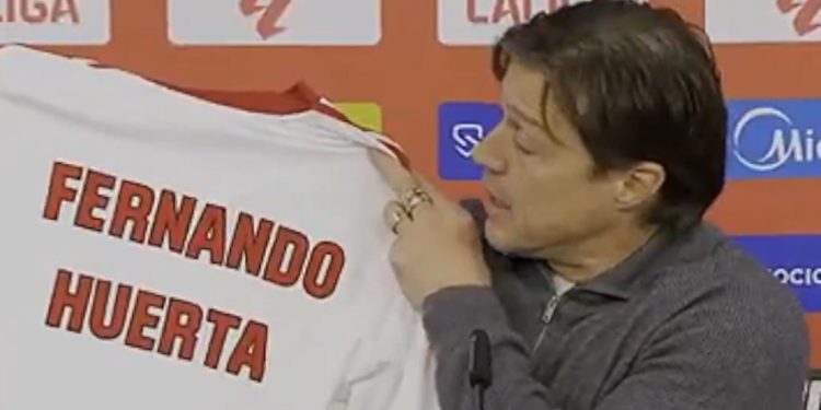 Αλμέιδα: Η νίκη της Σεβίλλης αφιερώθηκε σε αδικοχαμένο φίλαθλο των «Τεμπών» Βαρκελώνης (βίντεο)