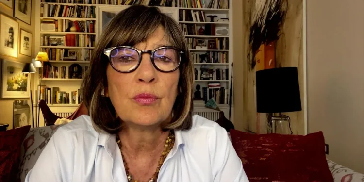 H Κριστιάν Αμανπούρ μιλά για το Ιράν και την εξουσία