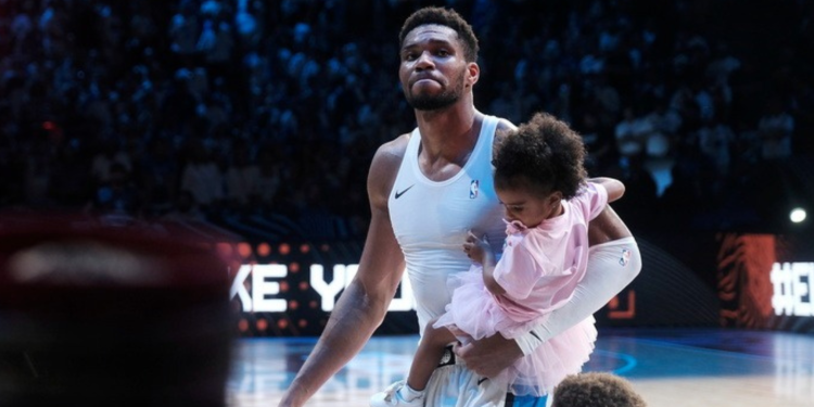 Γιάννης Αντετοκούνμπο: «Μένω στους Μπακς, αλλά στο NBA τίποτα δεν είναι δεδομένο»