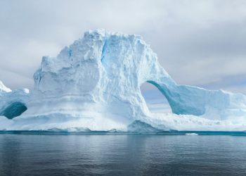 Τι κρύβεται κάτω από τους πάγους της Ανταρκτικής – Χάρτης αλλάζει όσα γνωρίζαμε