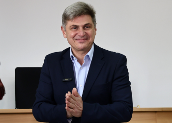 Φαραντούρης: «Μην προεξοφλεί κανείς τη συμμετοχή μου» (βίντεο)