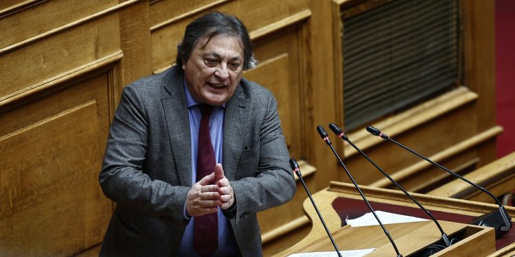 Παραιτήθηκε από το Κίνημα Δημοκρατίας ο Αλέξανδρος Αυλωνίτης – Με 4 βουλευτές ο Κασσελάκης