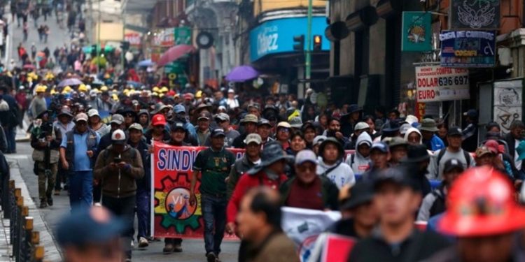 Βολιβία: Διαδηλώσεις στη Λα Παζ για τις περικοπές στις επιδοτήσεις καυσίμων