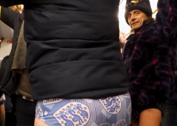 Λονδίνο: Χωρίς παντελόνια στο μετρό για να «σπάσει» η ρουτίνα (βίντεο)