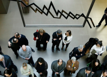 Χρηματιστήριο: Μέτα από δεκαέξι χρόνια πάνω από τις 2.200 μονάδες