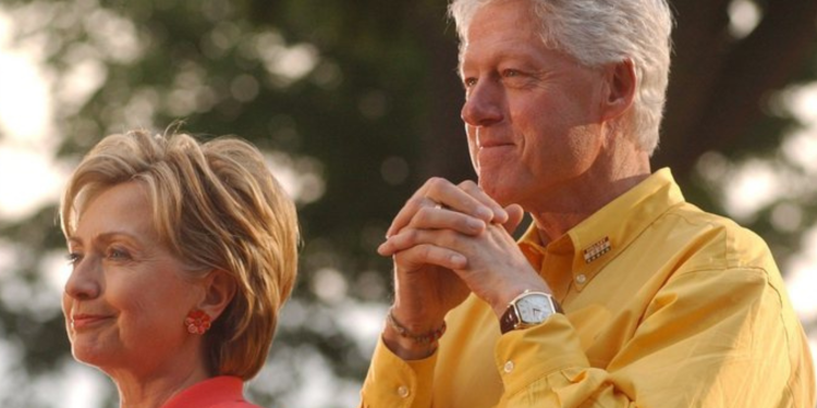 Αρνούνται να καταθέσουν για τον Επστάιν οι Κλίντον