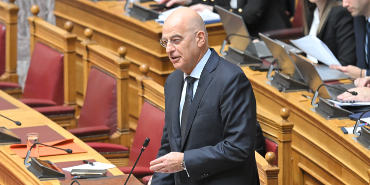 Θερμό επεισόδιο Δένδια–Καιρίδη και στο καφενείο της Βουλής