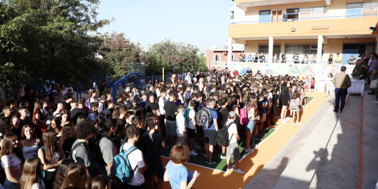 ΔΟΕ: Διαλύει συνειδητά το δημόσιο σχολείο η κυβέρνηση (βίντεο)