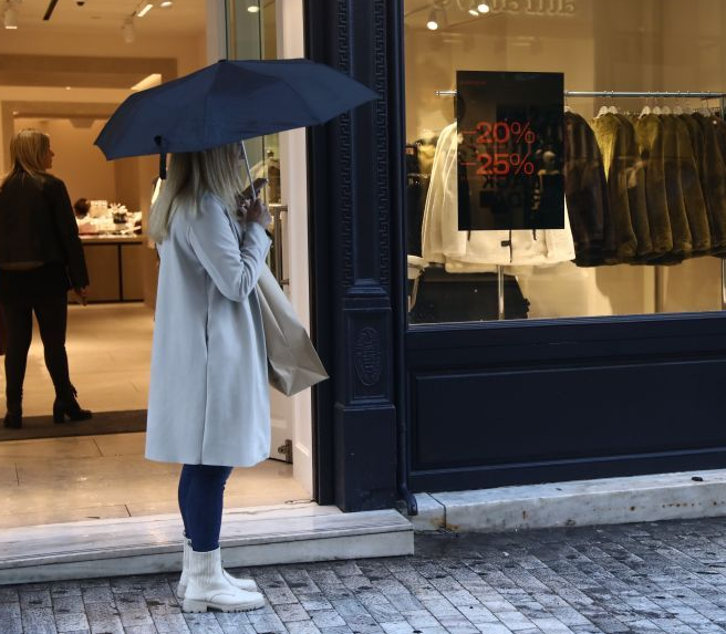 Χειμερινές εκπτώσεις: Οι Κυριακές με ανοιχτά καταστήματα