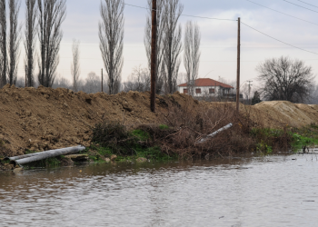 Συναγερμός στον Έβρο: Φουσκώνουν Άρδας και Ερυθροπόταμος