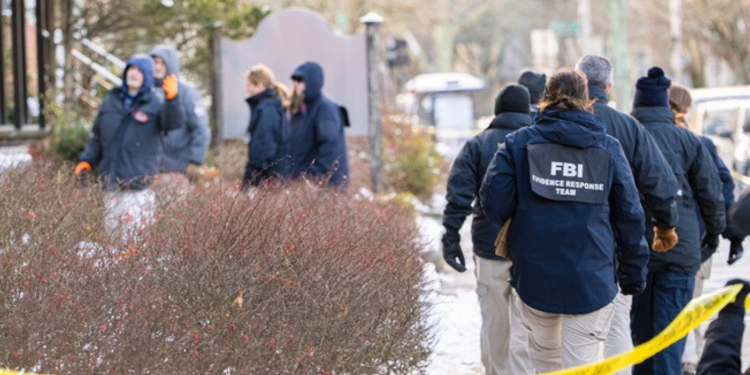 ΗΠΑ: Το FBI στο σπίτι δημοσιογράφου που ενόχλησε τον Τραμπ