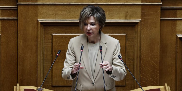 Γεροβασίλη: «Δεν θα με βρει σύμφωνη μια κοινή πορεία Καρυστιανού – Τσίπρα»