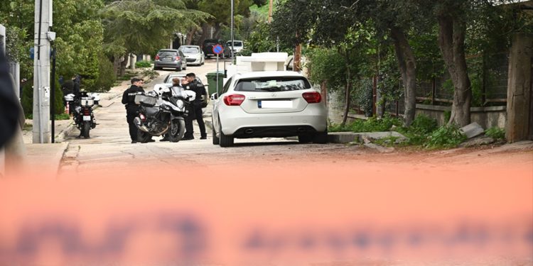 Γλυφάδα: Δώδεκα χρόνια μετά την δολοφονία της μητέρας του, σκότωσε και τον πατέρα του