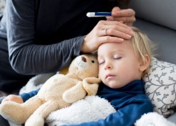 Γρίπη στα παιδιά: Όλες οι κρίσιμες οδηγίες και πληροφορίες σε τέσσερις ερωταπαντήσεις (βίντεο)