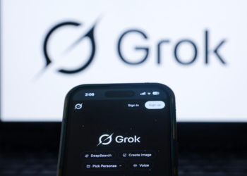 Κομισιόν: Ξεκινά έρευνα κατά του Grok για την αναπαραγωγή παράνομου υλικού