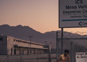 New Yorker: Οι απάνθρωπες συνθήκες στο κέντρο κράτησης της ICE στην έρημο Μοχάβε