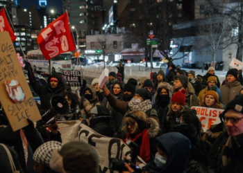 ΗΠΑ: Μαζικές διαδηλώσεις κατά της ICE – Δεκάδες χιλιάδες άτομα στους δρόμους