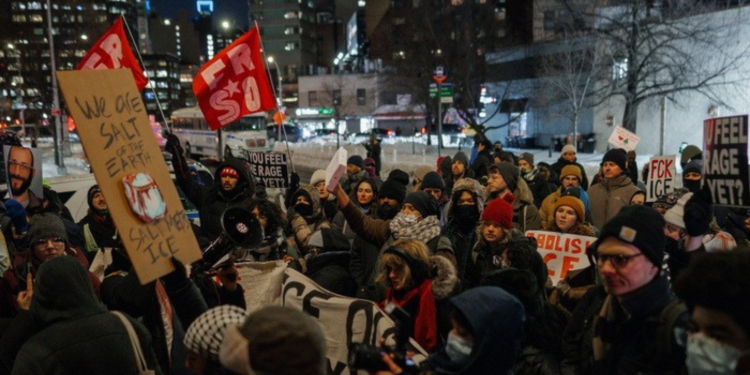 ΗΠΑ: Μαζικές διαδηλώσεις κατά της ICE – Δεκάδες χιλιάδες άτομα στους δρόμους (βίντεο)