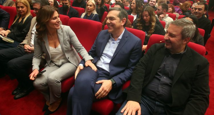 Ολύμπιον: Άργησε η «Ιθάκη», πρόλαβε ο Λευκός Πύργος